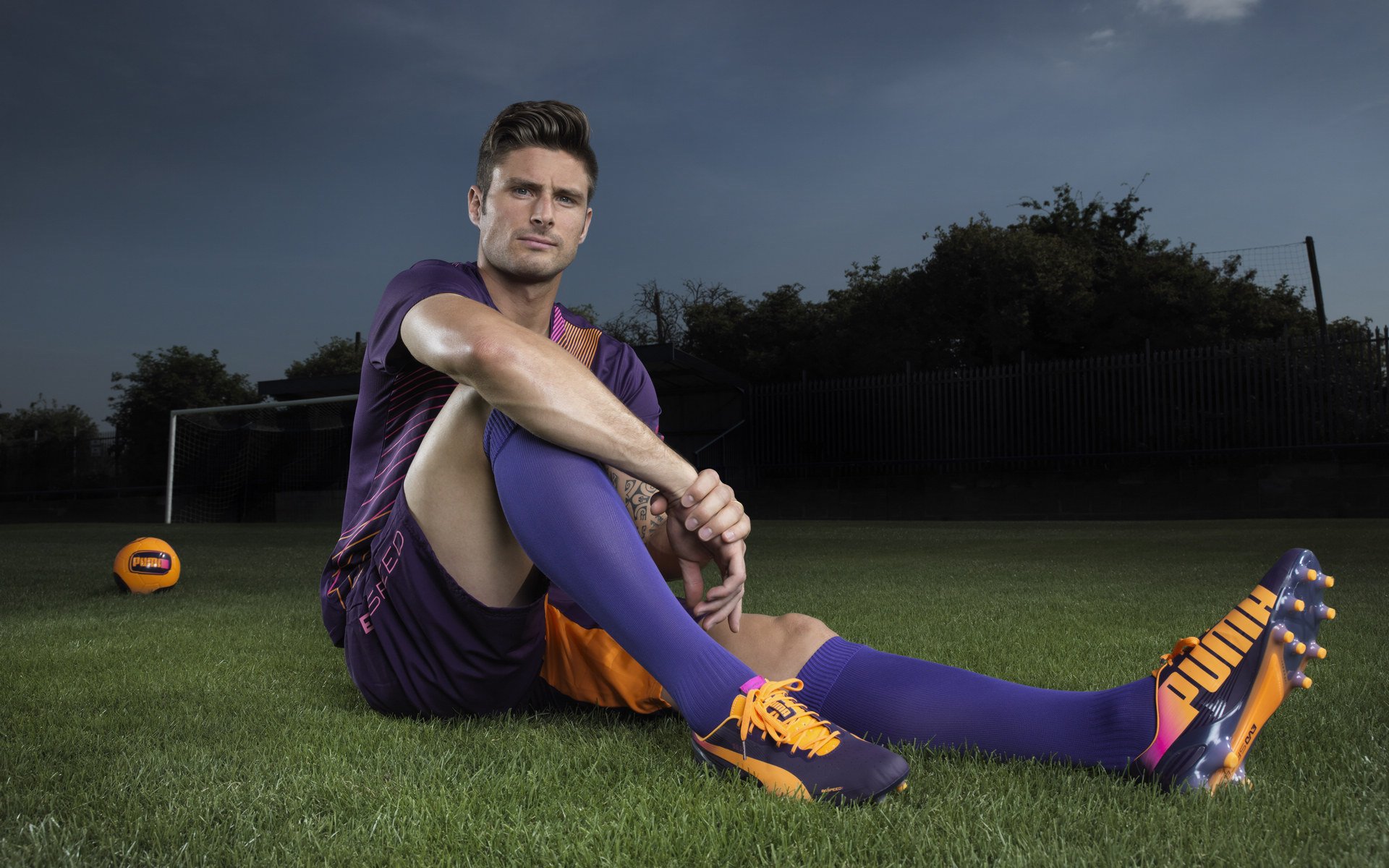 九游体育网站-德国希望之星梅尔滕斯挑战长距离极限